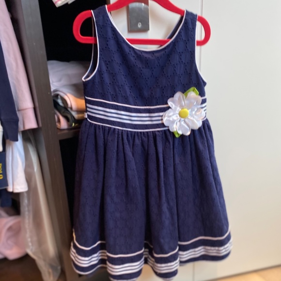 Dresses for girls 4-5 yo - Picture 5 of 7